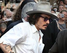 :d nu mi-a venit  altceva in minte:):d johnny depp