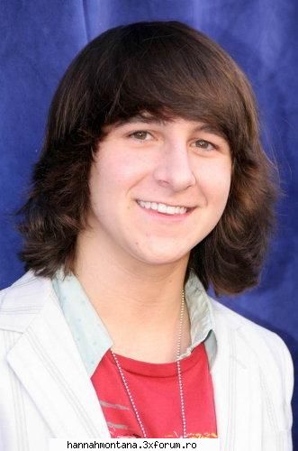 Mitchel Musso (Oliver Oken) - e dragutz baiatu dar cam ticnit in serial :)) - Hannah Montana