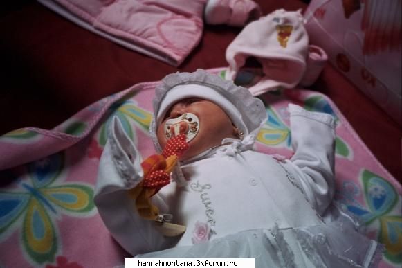 Salut,sunt Oany! - Buna !Numele meu este Oana.Prietenii ma alinta - Prezentari